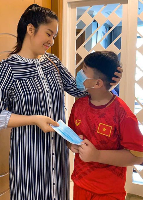 Chia sẻ trên Ngôi sao, Lê Phương cho biết, cô đã giảm được khoảng 10-15 kg.