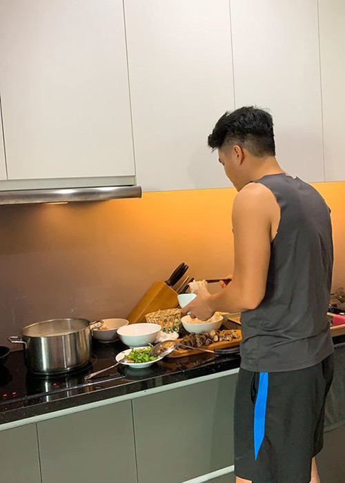 Lê Phương hiện có tổ ấm hạnh phúc bên chồng trẻ - ca sĩ Trung Kiên.