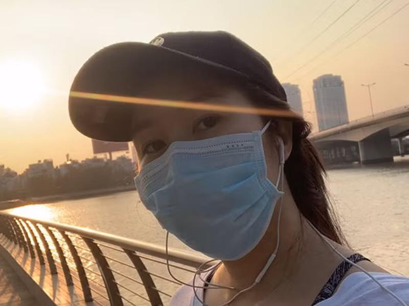 Hình ảnh Lê Phương chạy bộ để giảm cân.