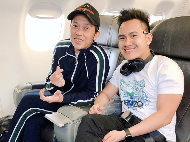 Theo Tri thức trẻ, trong một chuyến lưu diễn ở Nhật Bản năm 2014, Hoài Linh chia sẻ: "Con của Linh đứa đầu năm nay cháu ra đại học, cháu sinh năm 90. Đứa út nói ra mang nhục nhã chút, cháu mới hai tuổi". Tuy nhiên, đến nay vẫn chưa rõ thực hư câu chuyện này.