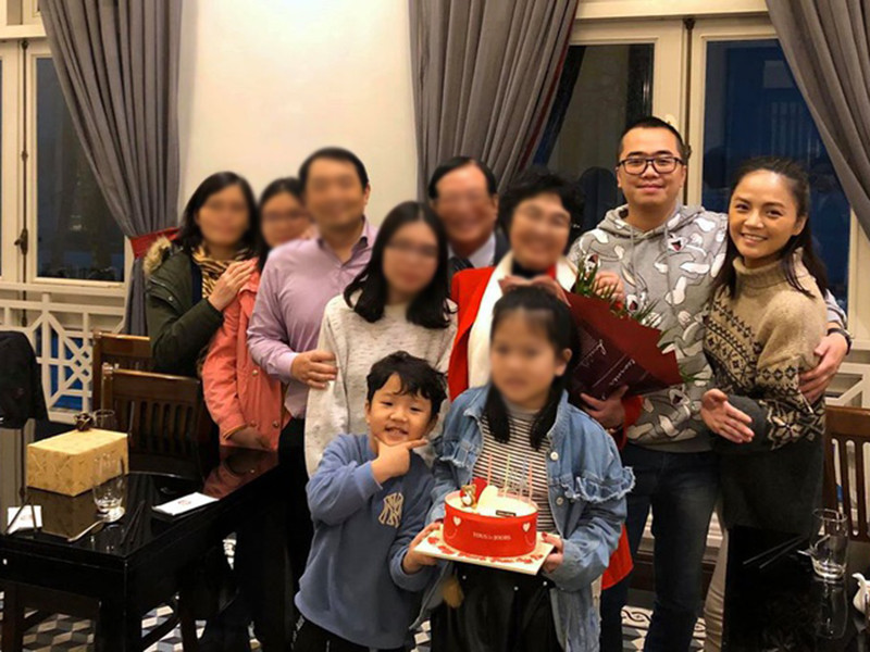 Về phía Hoàng Phương, anh ẩn loạt ảnh bên Thu Quỳnh và con trai của nữ diễn viên. Ảnh: Zing