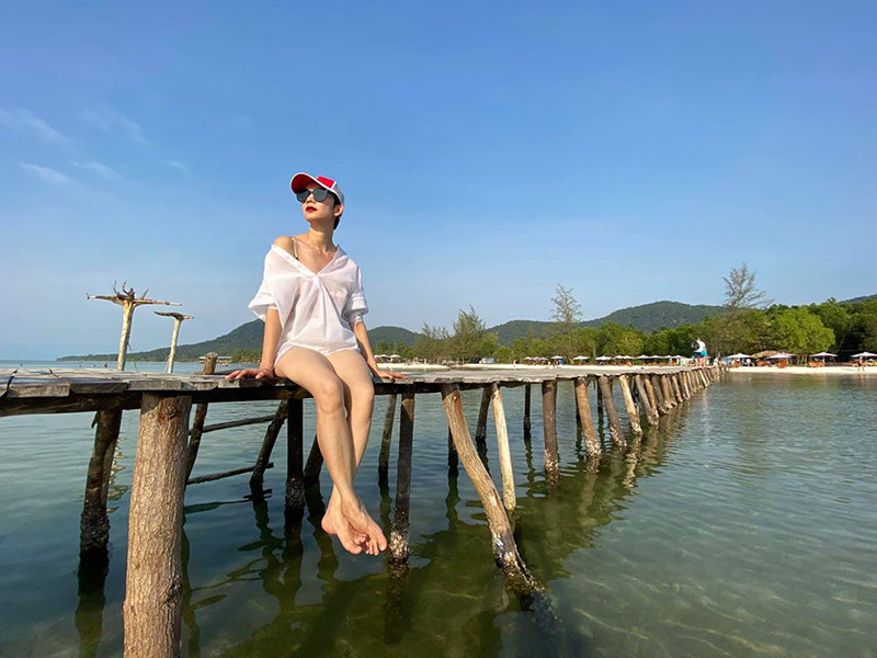 Mới đây, nữ người mẫu tỏ ra bức xúc khi một số người xoáy vào hai chữ mẹ kế, cha dượng cho một gia đình nào đó.