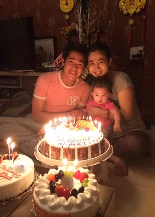 Mới đây, Phùng Ngọc Huy bày tỏ mong muốn mọi người dừng quyên góp. "Huy xin cảm tạ rất nhiều, nhưng Huy xin mọi người đừng quyên góp nữa. Bé Lavie đã nhận được quá nhiều yêu thương rồi, Huy xin trân trọng. Huy đủ khả năng lo cho con gái của mình. Số tiền đã quyên góp được sẽ giao hết cho Ốc Thanh Vân để thành lập 1 tài khoản riêng cho bé Lavie, và sẽ do con toàn quyền quyết định khi con 18 tuổi", nam ca sĩ cho biết.