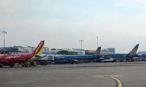 Tau bay, xe khach, duong sat hoat dong ra sao sau noi long gian cach?