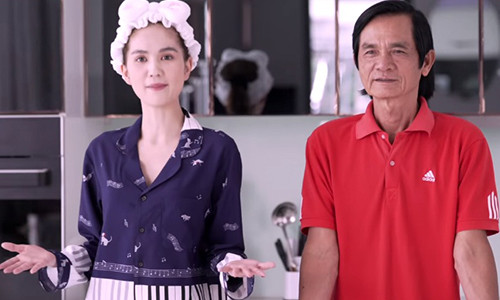 Ngoc Trinh len tieng khi bi che hon voi ba, con khoe dang yeu