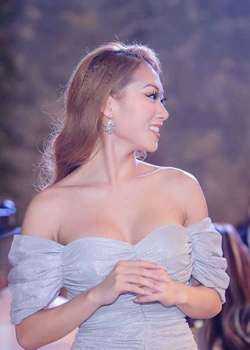 Jacqueline Đặng chiếm được thiện cảm bởi nhan sắc xinh đẹp lẫn tấm lòng nhân ái.