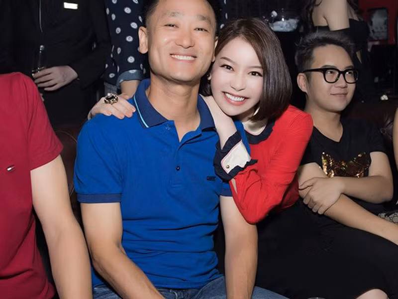 Vợ chồng Hải Dương sánh đôi tình tứ tại các sự kiện.