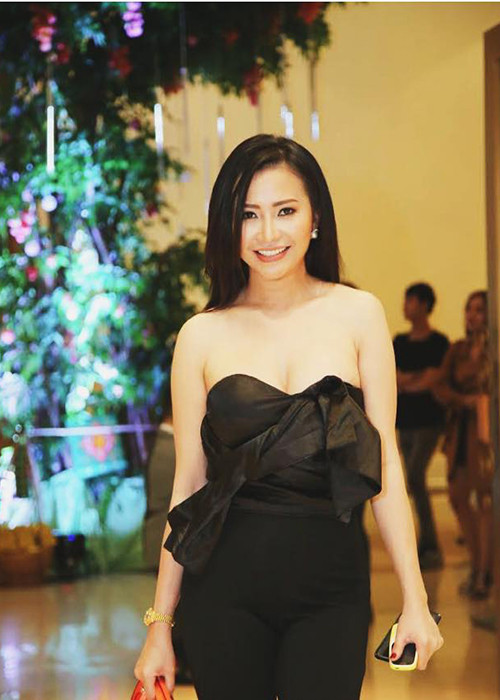 Chia sẻ về hôn nhân, Đan Kim cho biết, cả hai gặp nhau vài tháng rồi lấy nhau, chồng của cô là người thành đạt.