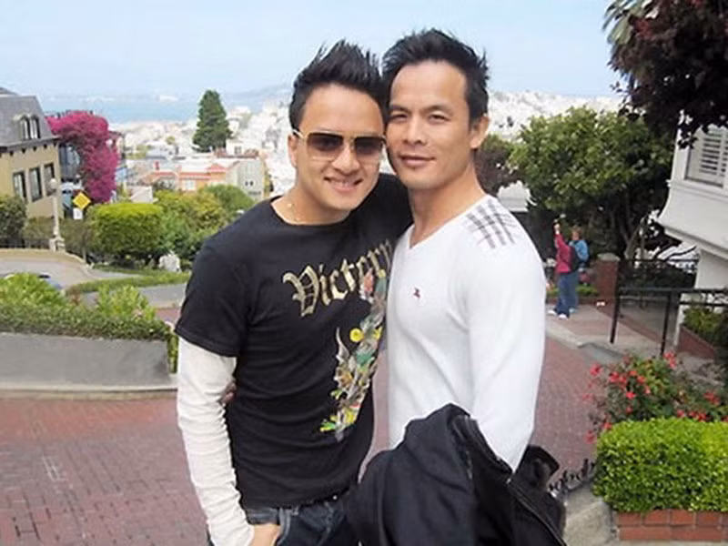 Năm 2012, Cao Thái Sơn trở thành tâm điểm của dư luận bởi loạt ảnh của anh bên một Việt kiều tên Adam Nguyễn. Ảnh: Ngôi sao