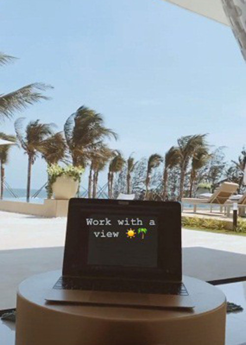 Sau khi khỏi bệnh, Tiên Nguyễn làm việc online. Cô cho biết đã chính thức quản lý quỹ từ thiện của tập đoàn của cha.