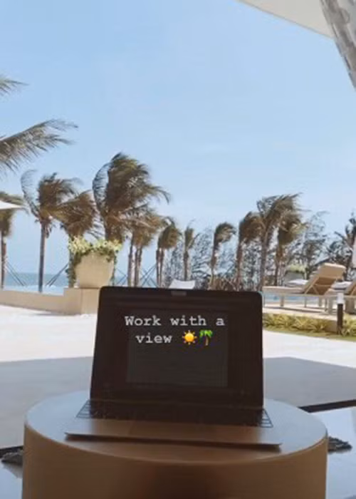 Sau khi khỏi bệnh, Tiên Nguyễn làm việc online. Cô cho biết đã chính thức quản lý quỹ từ thiện của tập đoàn của cha.