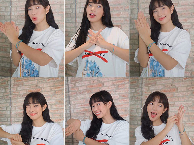 Ở nhà, cô tiếp tục tham gia các chương trình đẩy lùi COVID-19.