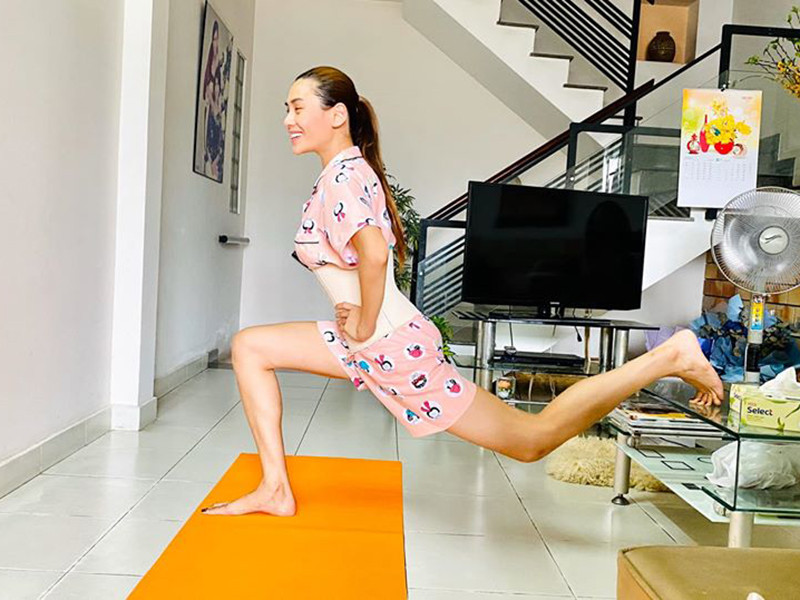 Siêu mẫu 8X vẫn duy trì thói quen tập thể dục để giữ vóc dáng.