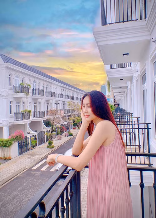 Diệu Ngọc hiện tại ở nhà, hạn chế ra đường.