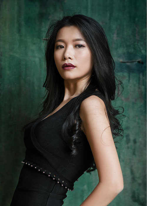 Trà My khoe người muốn có con với cô sở hữu body tuyệt mỹ, học vị tiến sĩ, là chủ công ty khá lớn ở châu Âu, tuổi cũng trưởng thành, tính cách điềm đạm chín chắn, yêu chiều bạn gái hết mực.