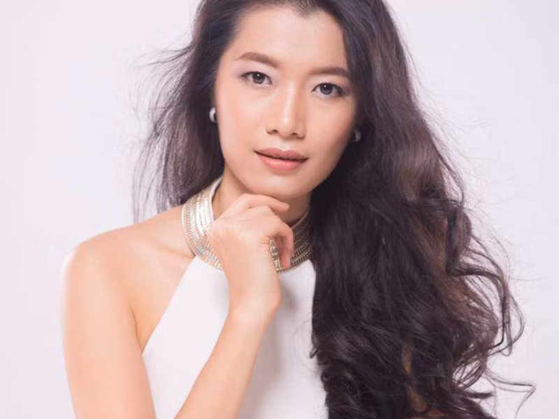 Trên Báo giao thông, Trà My cho biết, gia đình cô rất gia giáo, không chỉ bố mẹ, mà cả họ hàng cô đều vậy. Không ai nổi loạn như Trà My, nhưng cô không lấy điều đó làm phiền.