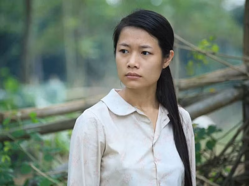 Trà My sinh năm 1992, bắt đầu được chú ý khi đóng vai Hạnh trong “Thương nhớ ở ai” của đạo diễn Lưu Trọng Ninh. Đây là vai diễn đầu tay của cô.