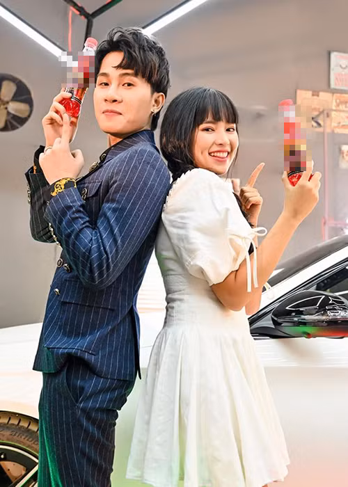 Nữ diễn viên vẫn theo dõi Jack qua trang cá nhân.