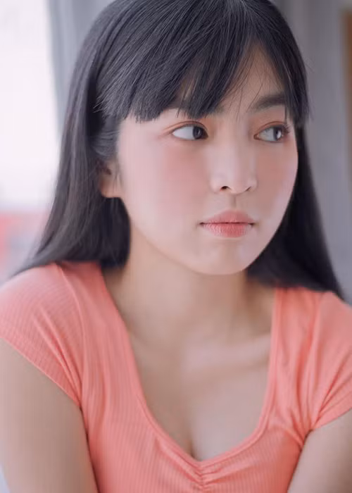 Sau khi đóng chính MV "Là một thằng con trai" của Jack, Đỗ Khánh Vân nhận được sự chú ý của fan nam ca sĩ.