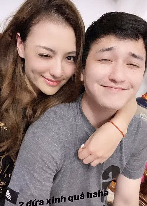 Huỳnh Anh cho biết, anh có thể sẽ đi tu nghiệp trong vài năm tới nên tương lai của mối quan hệ với Hồng Quế khá mơ hồ.