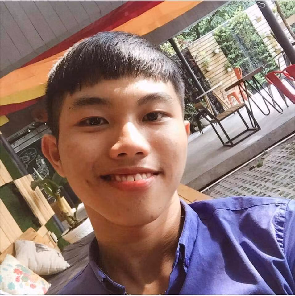 Trích xuất hình ảnh camera an ninh quanh khu vực, công an đưa Tiến vào diện tình nghi số 1. Qua đó xác định, trong khoảng thời gian từ 8h - 8h10 cùng ngày, đối tượng có vào phòng chị Uyên rồi bỏ đi.