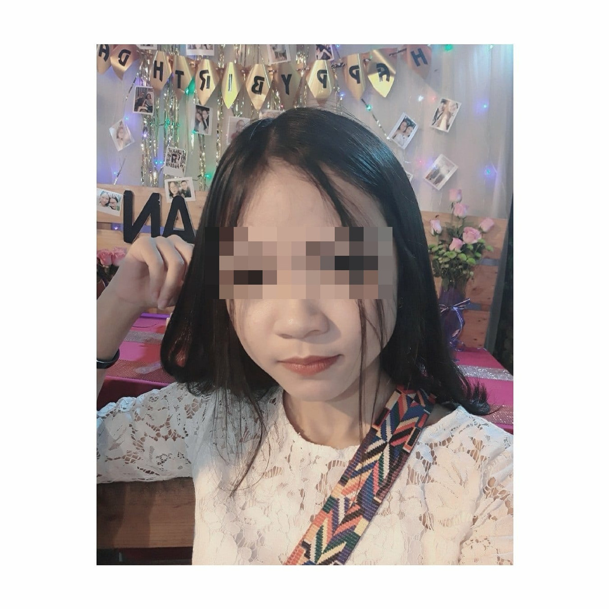 Khi khoanh vùng được nghi can gây án, công an tổ chức thành nhiều tổ truy xét. Lần theo dấu vết, đến tối 8/7, công an tìm thấy xe gắn máy của Tiến tại khu vực bờ kè kênh Nhiêu Lộc - Thị Nghè rồi phát hiện thanh niên này tử vong tại đây.