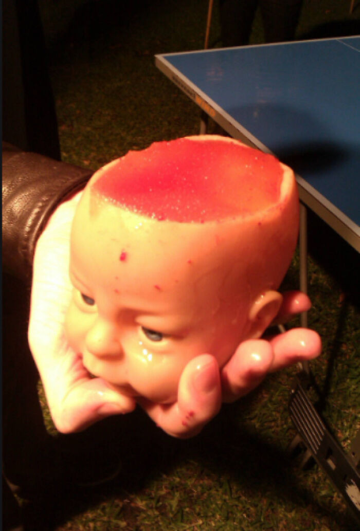 Món đồ uống không dành cho ai yếu tim: trong đầu búp bê.