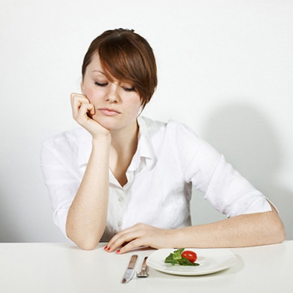 Bữa sáng rất quan trọng, chiếm khoảng 30% nhu cầu năng lượng trong ngày. Thiếu năng lượng cũng khiến bạn uể oải suốt cả ngày. Một cuộc khảo sát dài hạn trên 7.000 người chỉ ra, 40% người thường xuyên bỏ bữa sáng có tuổi thọ trung bình thấp hơn 2,5 tuổi so với người ăn uống lành mạnh.