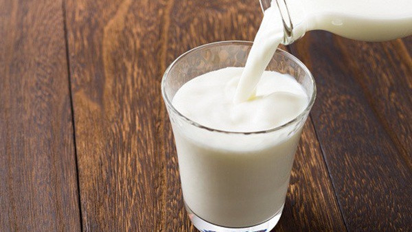 Uống sữa buổi tối còn giúp cơ thể tận dụng nguồn casein và whey giúp tạo cơ rất tốt. Kết quả nghiên cứu từng chỉ ra, tiêu thụ 2 chất này buổi tối sẽ giúp bạn tăng cường cơ bắp.