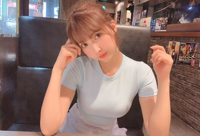 Nếu đúng như vậy, có phải người đẹp đang tỏ thái độ thiếu tôn trọng với trang phục truyền thống của nước khác?