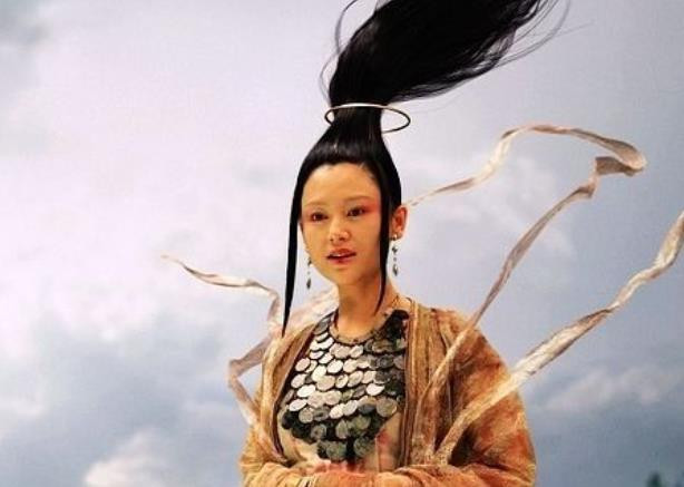 Kiểu tóc bất chấp lực hút Trái đất.