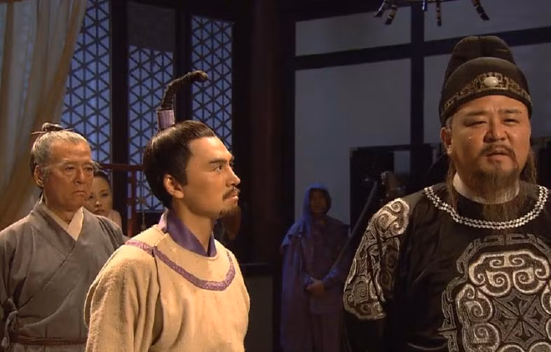 Nhất định phải khoe mình mọc sừng?