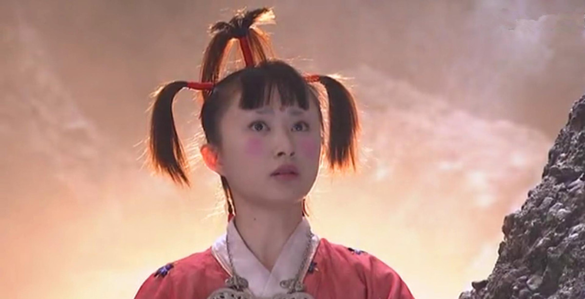 Khi đội hóa trang hết tiền trang phục, chỉ còn vài chiếc chun để tạo kiểu tóc?