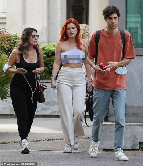 Bella Thorne được nhiều người yêu mến khi đóng vai công chúa trong serie "Shake it up"của Disney.