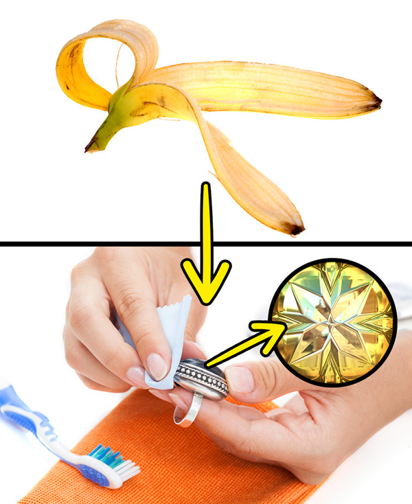 Xay nhuyễn vỏ chuối với một chút nước và chà lên đồ bạc sẽ giúp đồ bạc sáng bóng.