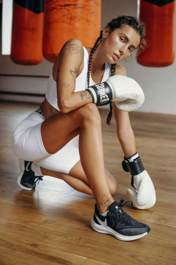 Điều bất ngờ là Anna từng trải qua sinh nở song vóc dáng vẫn đẹp bất chấp. Cô cho biết thành quả có được hôm nay không hề dễ dàng. Nó thực sự là “cuộc chiến” của sự bền bỉ, kiên trì vượt khó vượt khổ để tới đích.