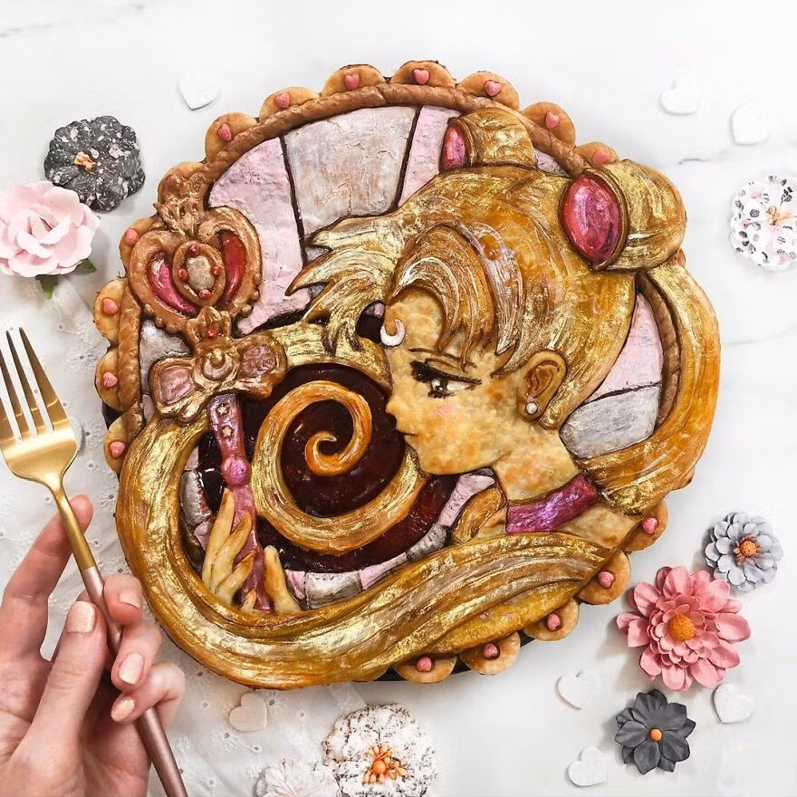 Bánh nướng hình Thủy thủ Mặt trăng.