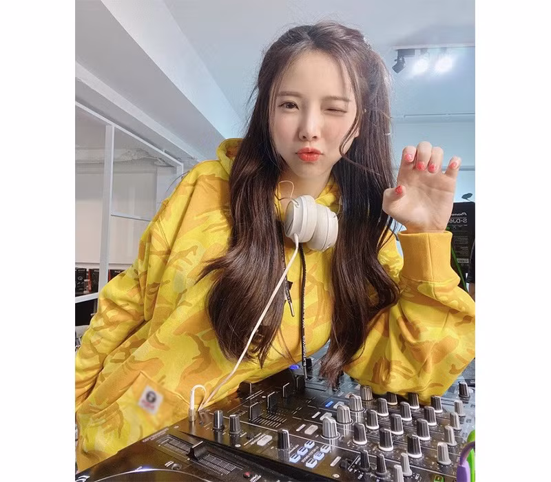 Ngoài ra, cô cũng có chế độ ăn uống heathy với các món luộc, hấp với nhiều rau xanh, sinh tố.