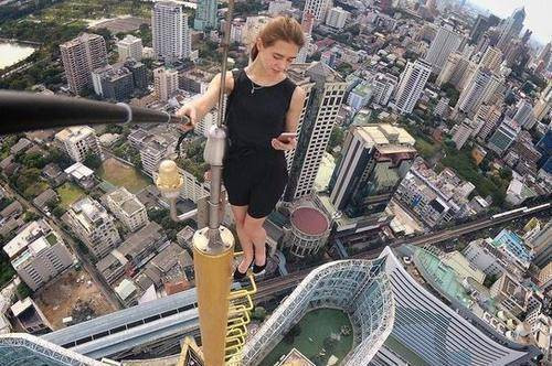 Mặc dù những bức ảnh này được chụp từ trên cao, nguy hiểm nhưng đồng thời cũng mang một vẻ đẹp độc đáo, khiến mọi người phải rung động chiêm ngưỡng vẻ đẹp.