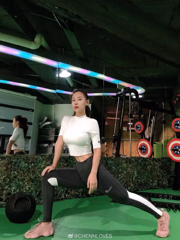 Nói về bí quyết lột xác để trở thành “nữ thần” sexy, Chen cho biết điều đầu tiên là phải kiên trì. Chỉ có đổ mồ hôi mới có kết quả bền vững.