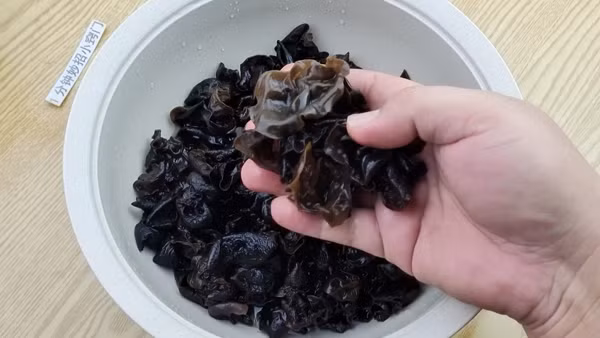 Rua moc nhi bang nuoc chua du, them buoc nay moi het trung con trung-Hinh-5