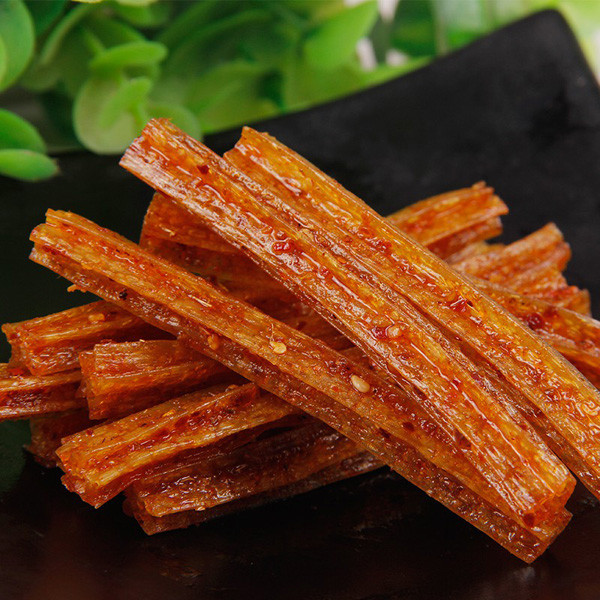 Dải cay. Dải cay thu hút người ăn bởi vị cay cay, dai dai thú vị. Tuy nhiên, chất lượng dải cay trên thị trường đa dạng, nhiều loại không đảm bảo vệ sinh. Quy trình chế biến không đảm bảo có thể gây ra rối loạn hệ tiêu hóa.