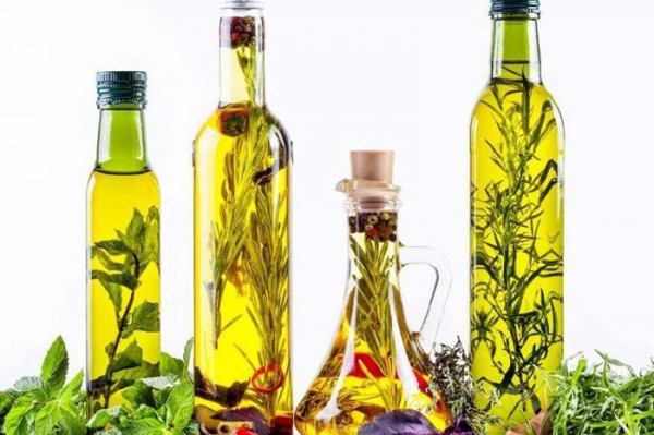 Tuy nhiên, hạn sử dụng chỉ nói cho chúng ta biết khoảng thời gian sử dụng dầu tốt nhất, rất ít khi có thông tin về thời gian sử dụng dầu sau khi mở nắp.