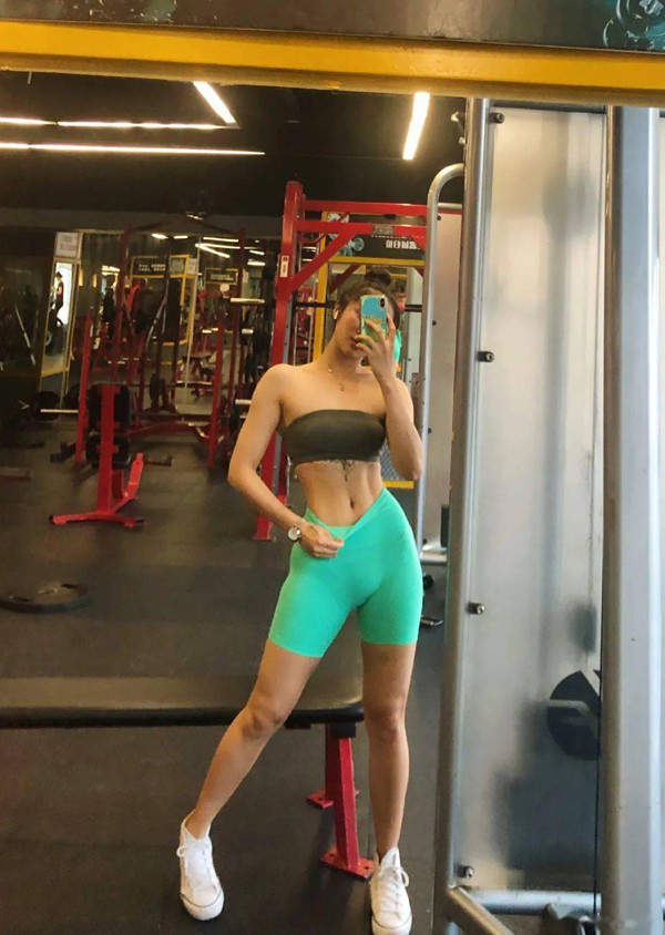 Để có được thân hình cân đối cùng những đường cong gợi cảm đến mê hồn, Nana từng đổ không ít mồ hôi tại phòng tập.