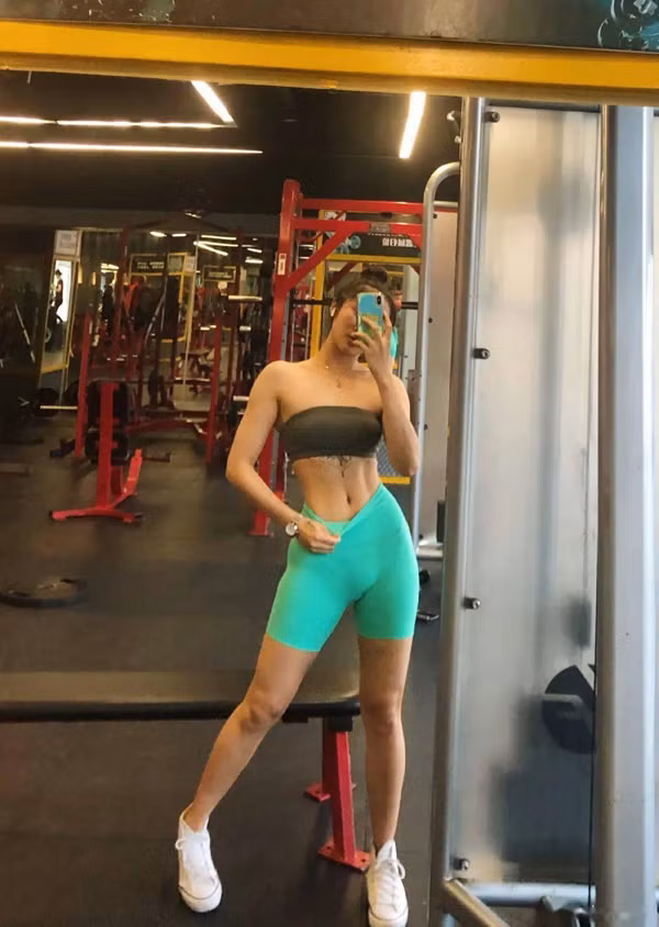 Để có được thân hình cân đối cùng những đường cong gợi cảm đến mê hồn, Nana từng đổ không ít mồ hôi tại phòng tập.