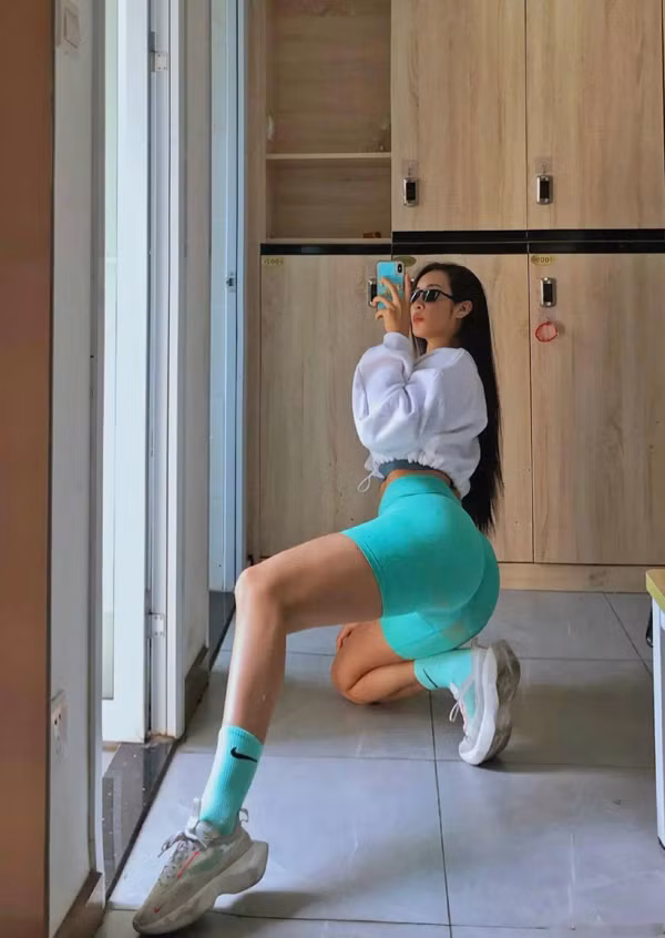 Mỹ nhân 9X chia sẻ, cô không phải tuýp người “đẹp từ trong trứng”. 3 năm trước, Nana cũng giống như những cô gái mới lớn khác với thân hình cò hương thiếu sức sống.