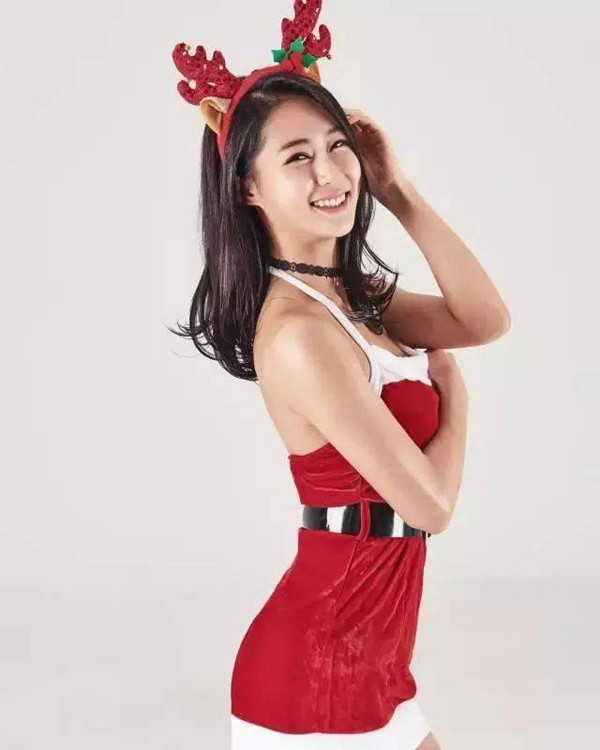 Không chỉ có được thân hình săn chắc “vạn người mê”, làn da của Lee cũng cải thiện đáng kể. Cô hài hước ví mồ hôi như một mỹ phẩm toàn diện nhất giúp da mặt trở nên mịn màng, đầy sức sống.