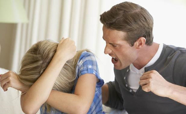 Tốt tính, biết tôn trọng vợ. Sống với thái độ biết ơn nói thì dễ song không phải ai cũng thực hiện được. Do vậy, đàn ông có thái độ tôn trọng người khác sẽ tạo thiện cảm cho đối phương.