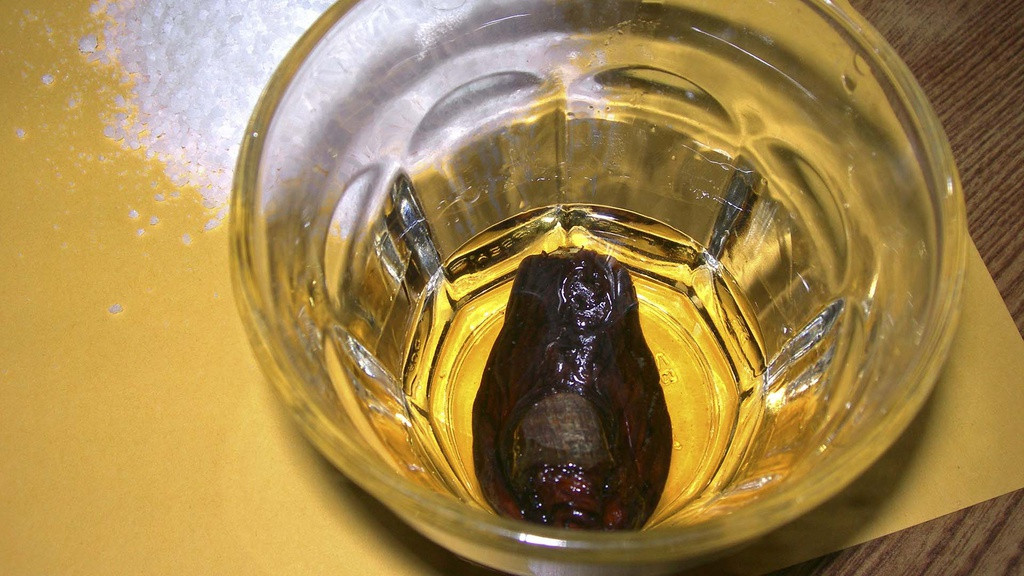 Người đàn ông này sau đó bỏ phần cơ thể ấy vào một bình rượu trong cabin để bảo quản.