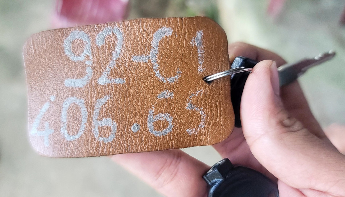 Du khách Hàn Quốc bị lạc, tìm được người thân nhờ chiếc móc khóa xe Du khach Han Quoc bi lac, tim duoc nguoi than nho chiec moc khoa xe